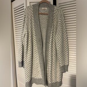 Cardigan chevron gray & white 1X